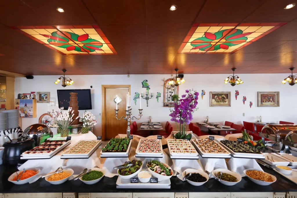 Mad fra buffeten hos Restaurant Rodeo i Løkken